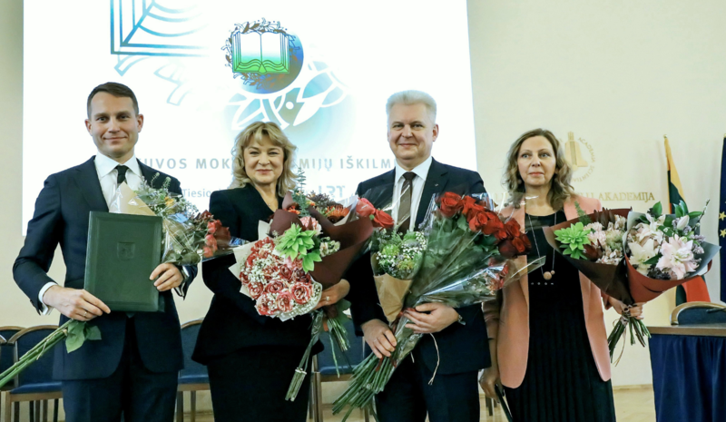 Prof. dr. D. Navakauskui ir prof. dr. D. Matuzevičiui įteiktos 2024 m. Lietuvos mokslo premijos 